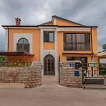 Πανσιόν Vera Savic Πόρετς