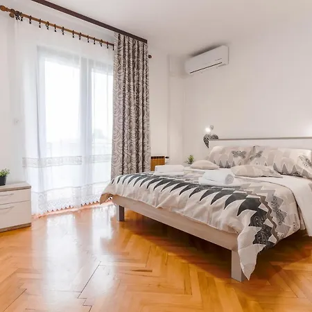 Vera Savic Porec