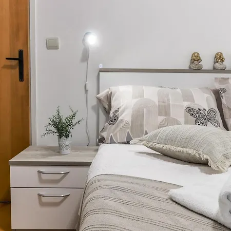 Guest house Vera Savic 3*