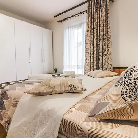 Guest house Vera Savic 3*