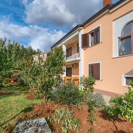 Guest house Vera Savic 3*
